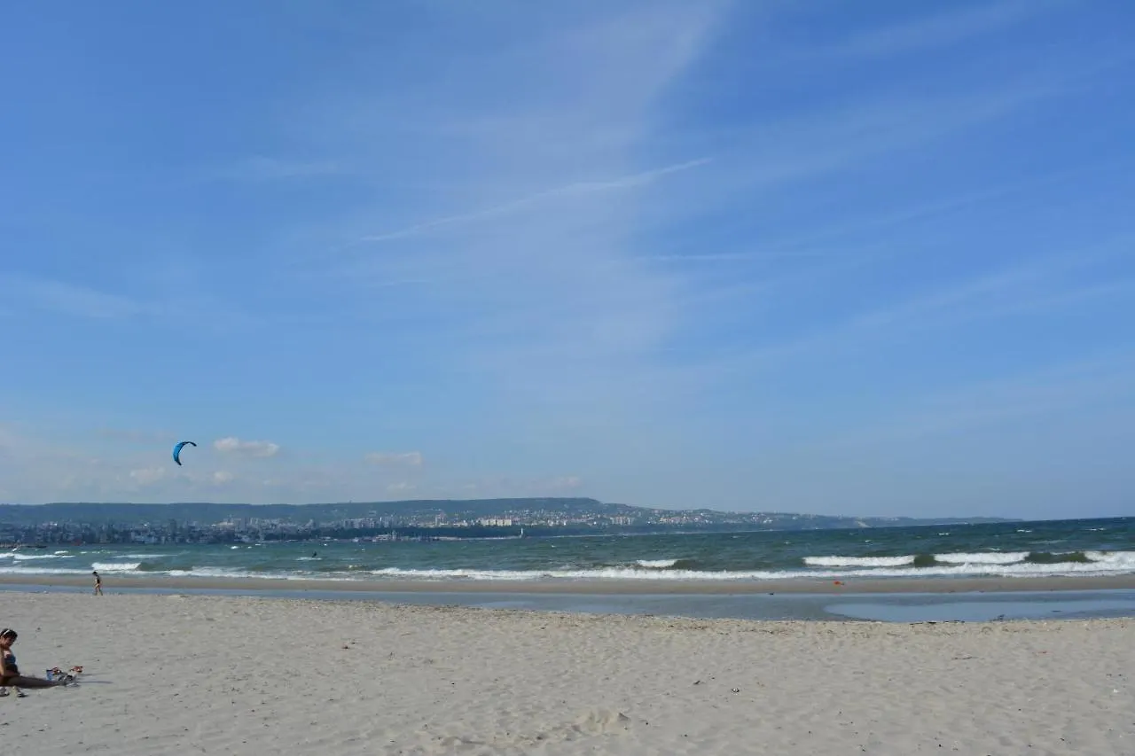 East From Paradise Apartment Varna